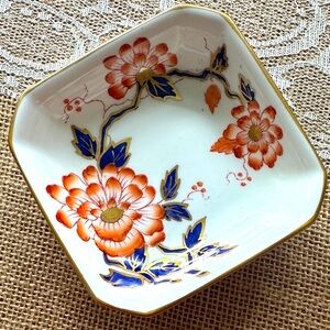 Vintage Crown Staffordshire trinket dish